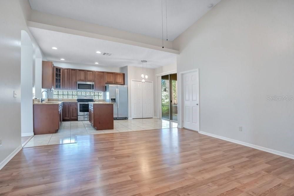 For Sale: $395,000 (3 beds, 2 baths, 1600 Square Feet)
