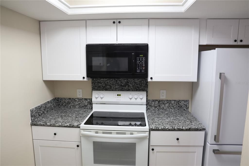 For Sale: $190,000 (2 beds, 2 baths, 1106 Square Feet)