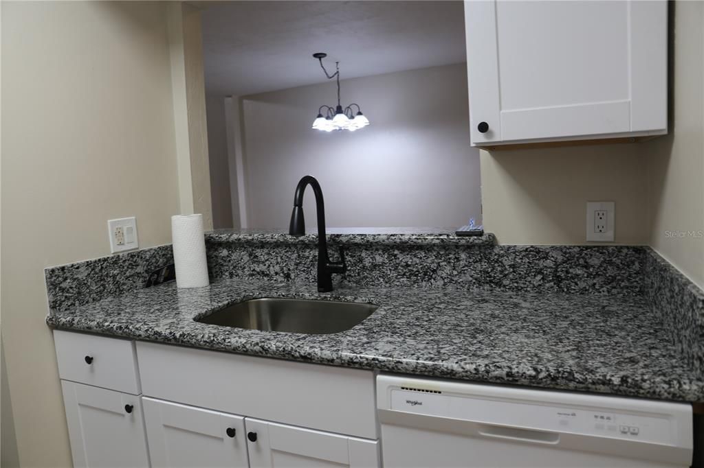 For Sale: $190,000 (2 beds, 2 baths, 1106 Square Feet)