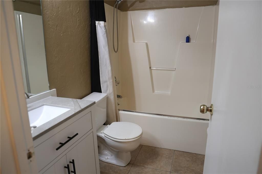 For Sale: $190,000 (2 beds, 2 baths, 1106 Square Feet)