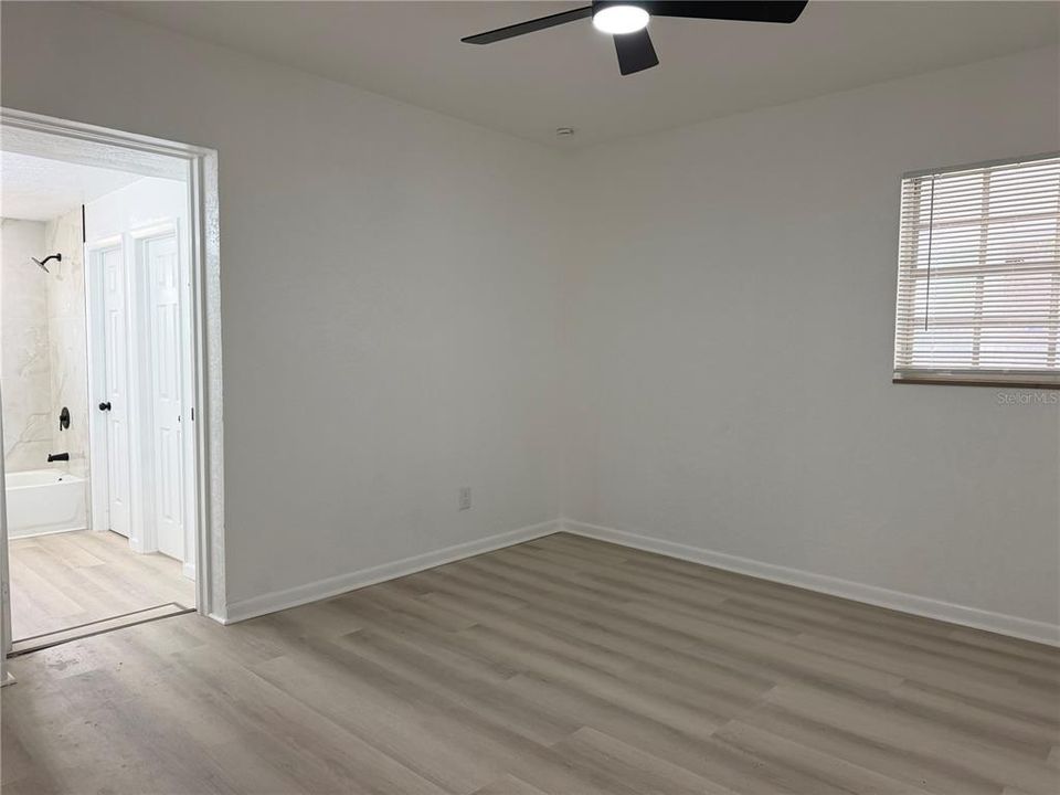 For Sale: $324,900 (3 beds, 2 baths, 1206 Square Feet)