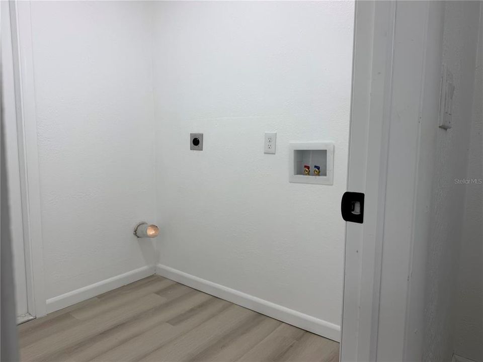 For Sale: $324,900 (3 beds, 2 baths, 1206 Square Feet)