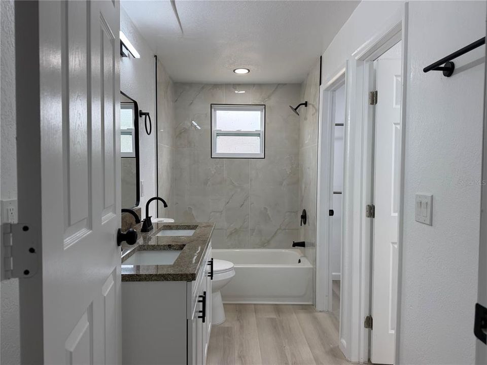 For Sale: $324,900 (3 beds, 2 baths, 1206 Square Feet)