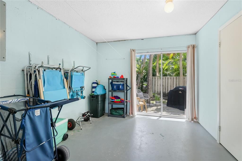 For Sale: $800,000 (2 beds, 2 baths, 1272 Square Feet)
