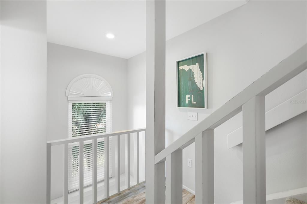 For Sale: $800,000 (2 beds, 2 baths, 1272 Square Feet)