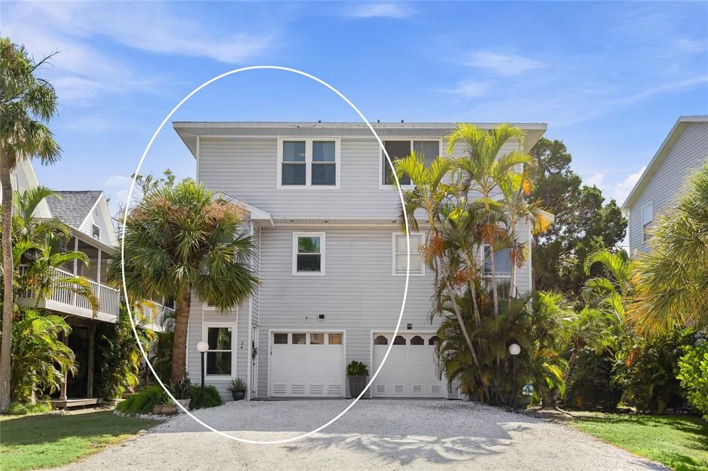 For Sale: $800,000 (2 beds, 2 baths, 1272 Square Feet)
