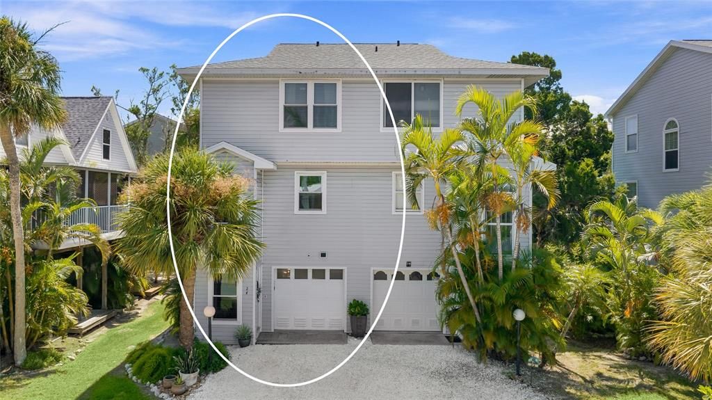 For Sale: $800,000 (2 beds, 2 baths, 1272 Square Feet)