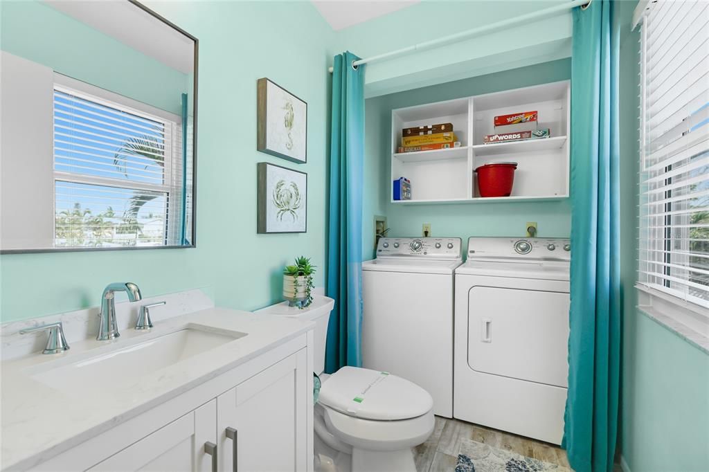 For Sale: $800,000 (2 beds, 2 baths, 1272 Square Feet)