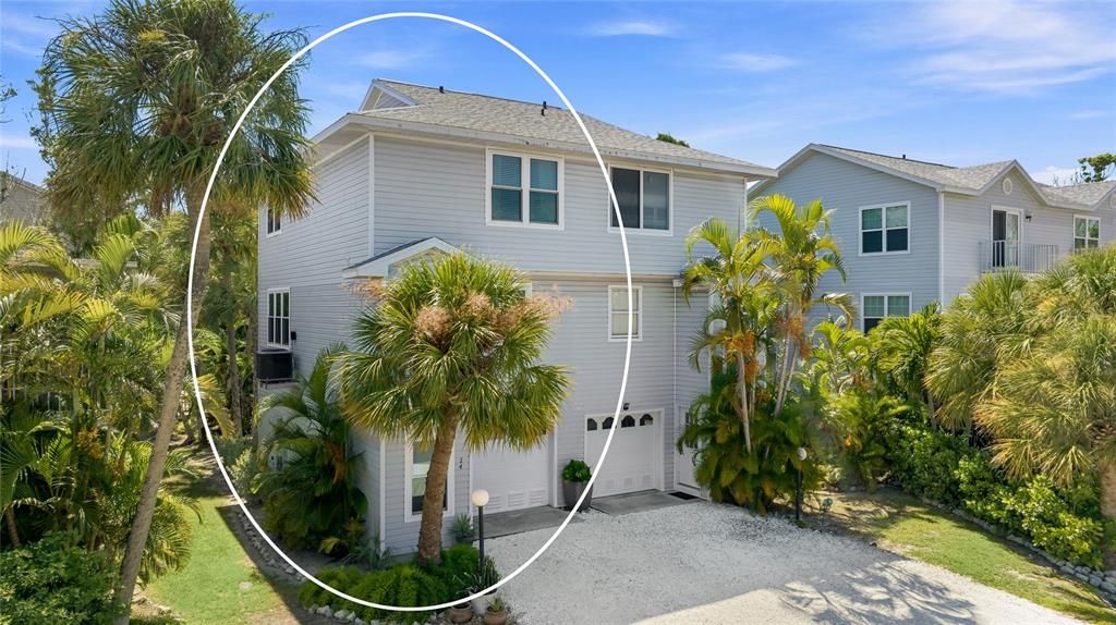 For Sale: $800,000 (2 beds, 2 baths, 1272 Square Feet)