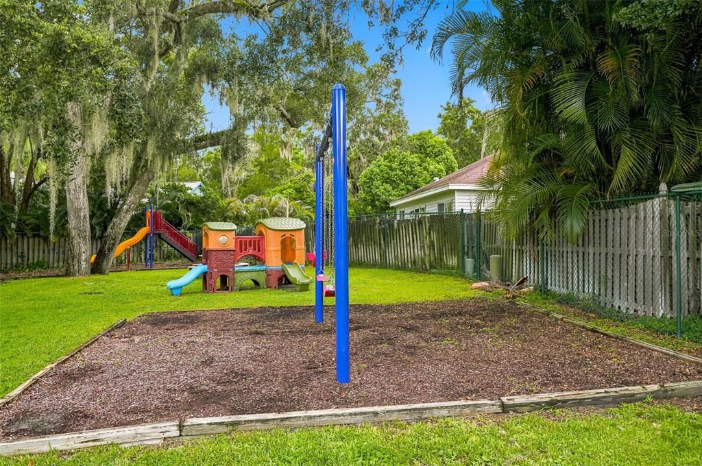 For Sale: $459,900 (3 beds, 2 baths, 1244 Square Feet)