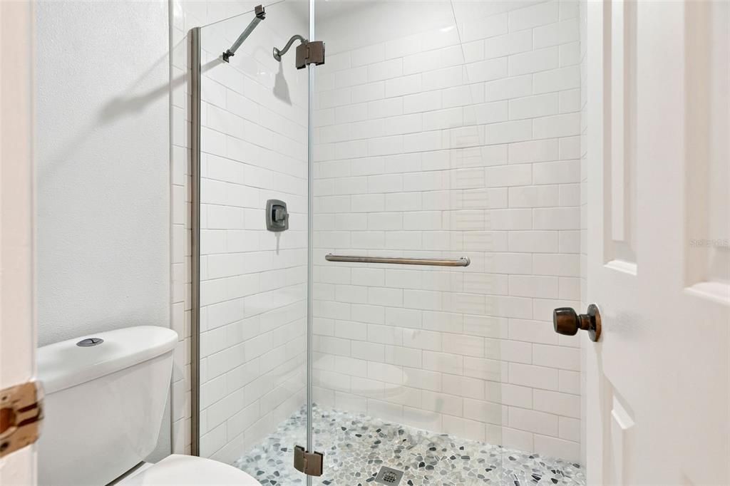 For Sale: $459,900 (3 beds, 2 baths, 1244 Square Feet)