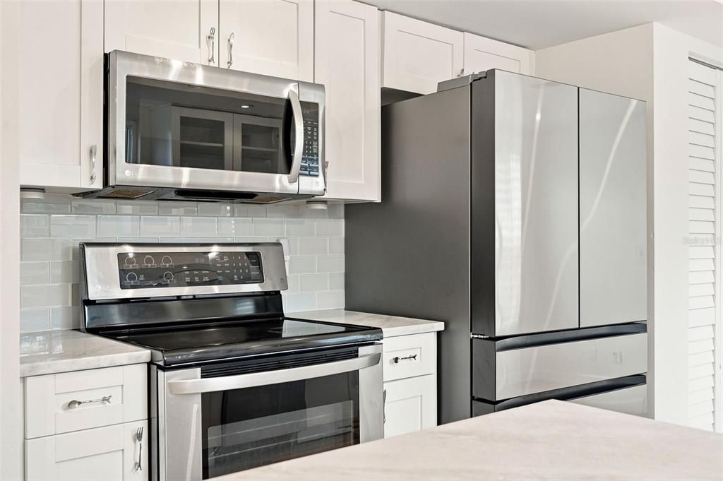 For Sale: $459,900 (3 beds, 2 baths, 1244 Square Feet)