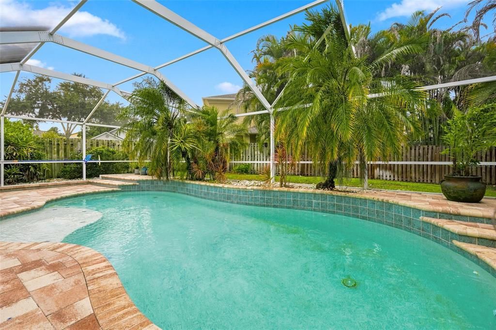 For Sale: $459,900 (3 beds, 2 baths, 1244 Square Feet)