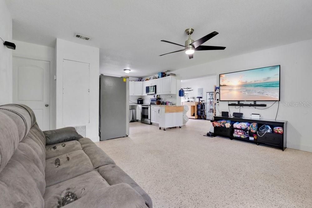 Activo con contrato: $279,999 (3 camas, 2 baños, 1404 Pies cuadrados)