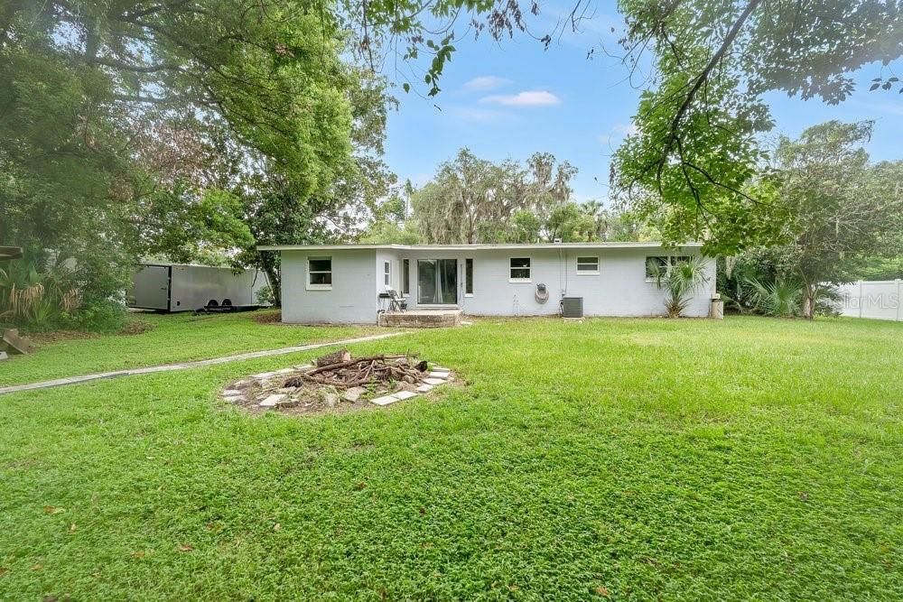 Activo con contrato: $279,999 (3 camas, 2 baños, 1404 Pies cuadrados)