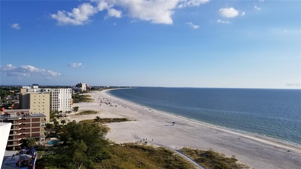 Active With Contract: $1,800 (1 beds, 1 baths, 720 Square Feet)