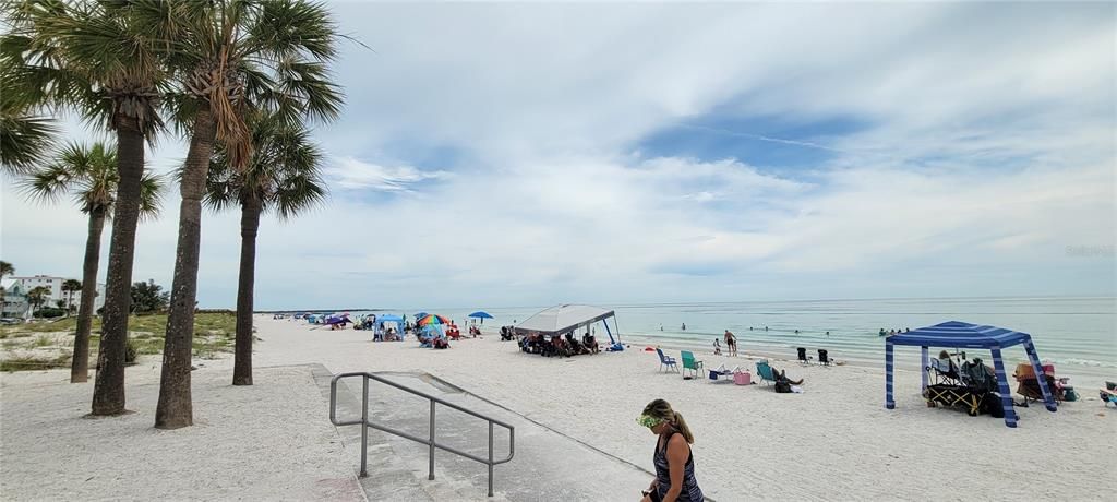 Active With Contract: $1,800 (1 beds, 1 baths, 720 Square Feet)