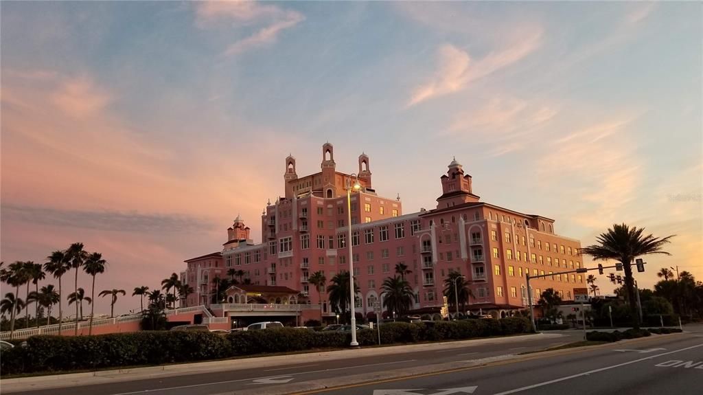 Active With Contract: $1,800 (1 beds, 1 baths, 720 Square Feet)