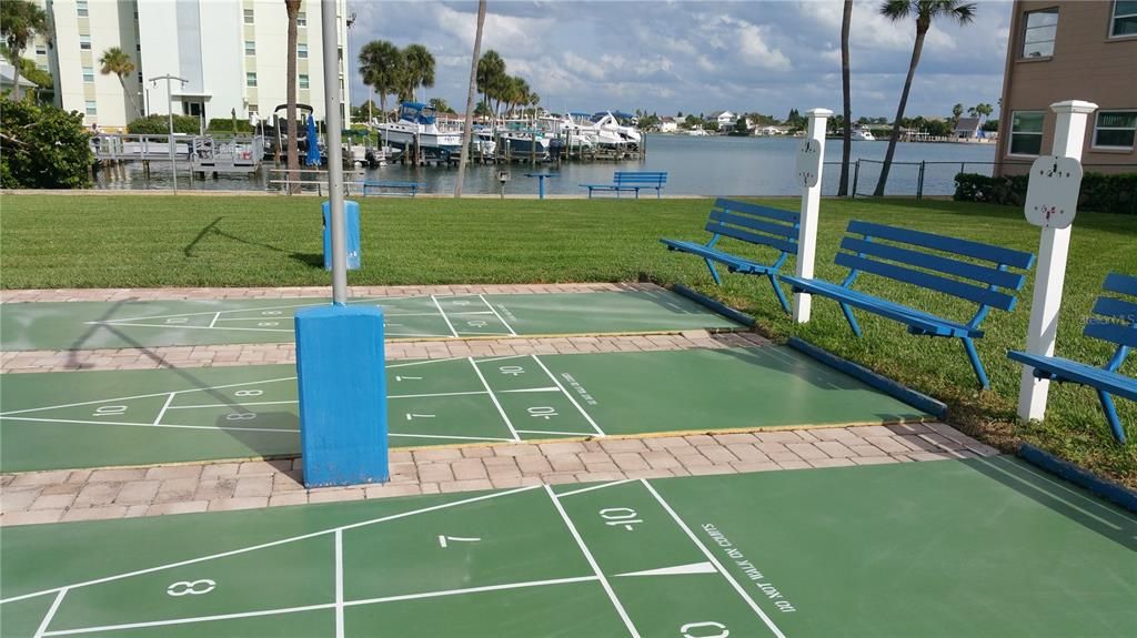 Active With Contract: $1,800 (1 beds, 1 baths, 720 Square Feet)