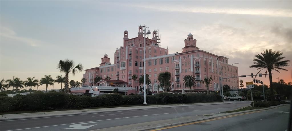 Active With Contract: $1,800 (1 beds, 1 baths, 720 Square Feet)