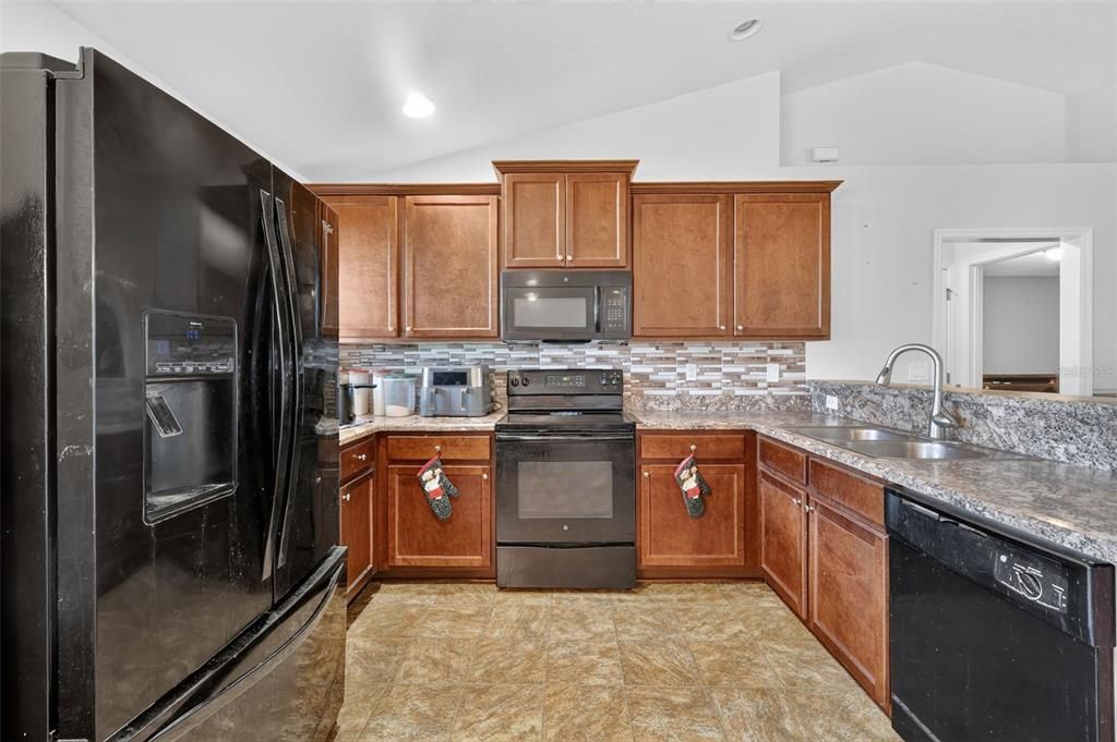 For Sale: $289,000 (3 beds, 2 baths, 1547 Square Feet)