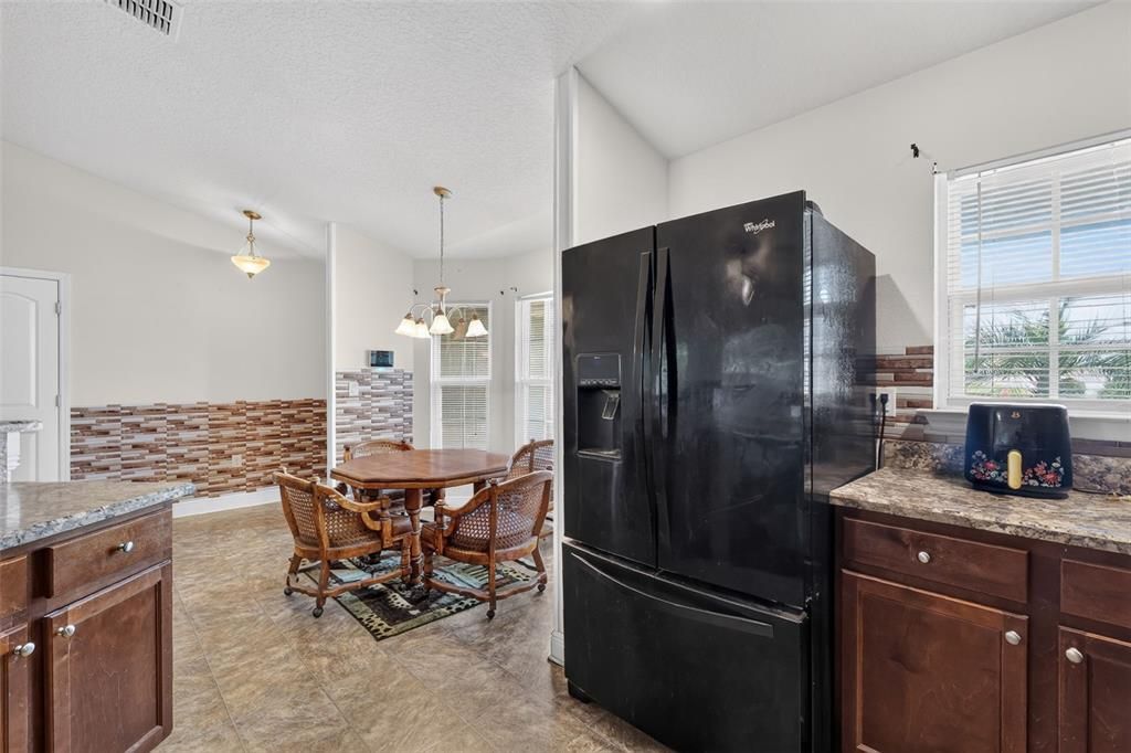 For Sale: $289,000 (3 beds, 2 baths, 1547 Square Feet)