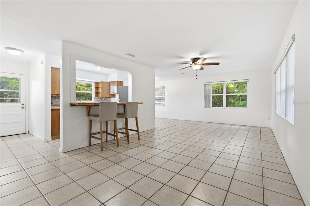 For Sale: $385,000 (3 beds, 2 baths, 1407 Square Feet)