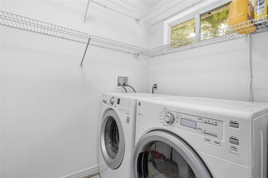 For Sale: $385,000 (3 beds, 2 baths, 1407 Square Feet)