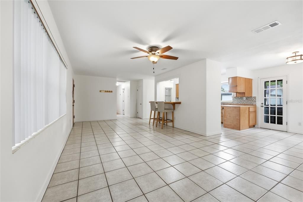 For Sale: $385,000 (3 beds, 2 baths, 1407 Square Feet)