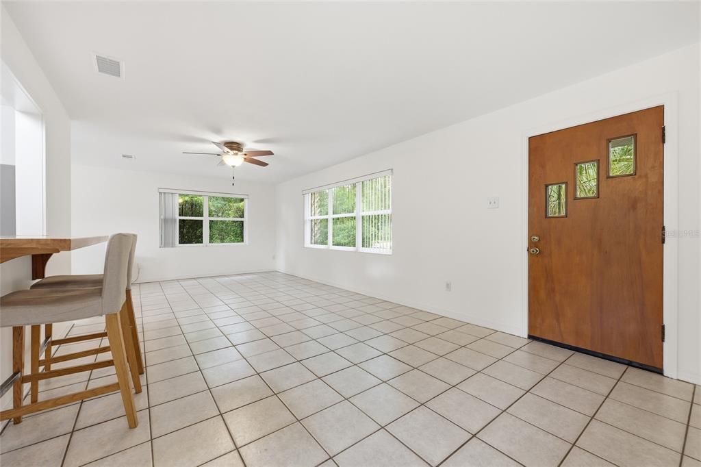 For Sale: $385,000 (3 beds, 2 baths, 1407 Square Feet)