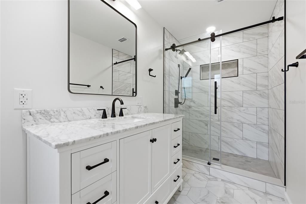 For Sale: $385,000 (3 beds, 2 baths, 1407 Square Feet)
