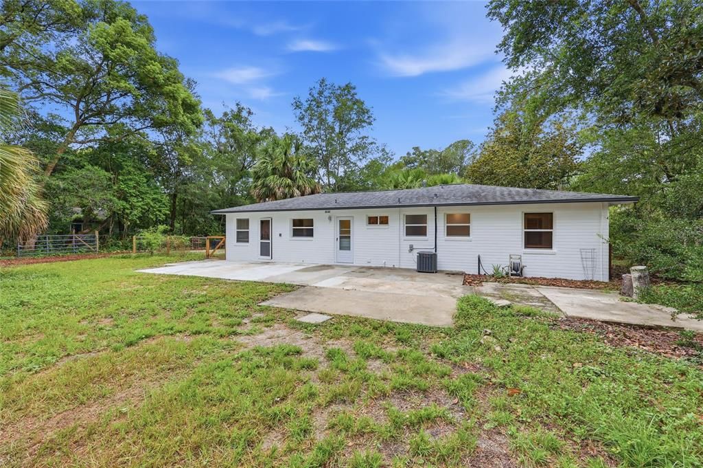 For Sale: $385,000 (3 beds, 2 baths, 1407 Square Feet)