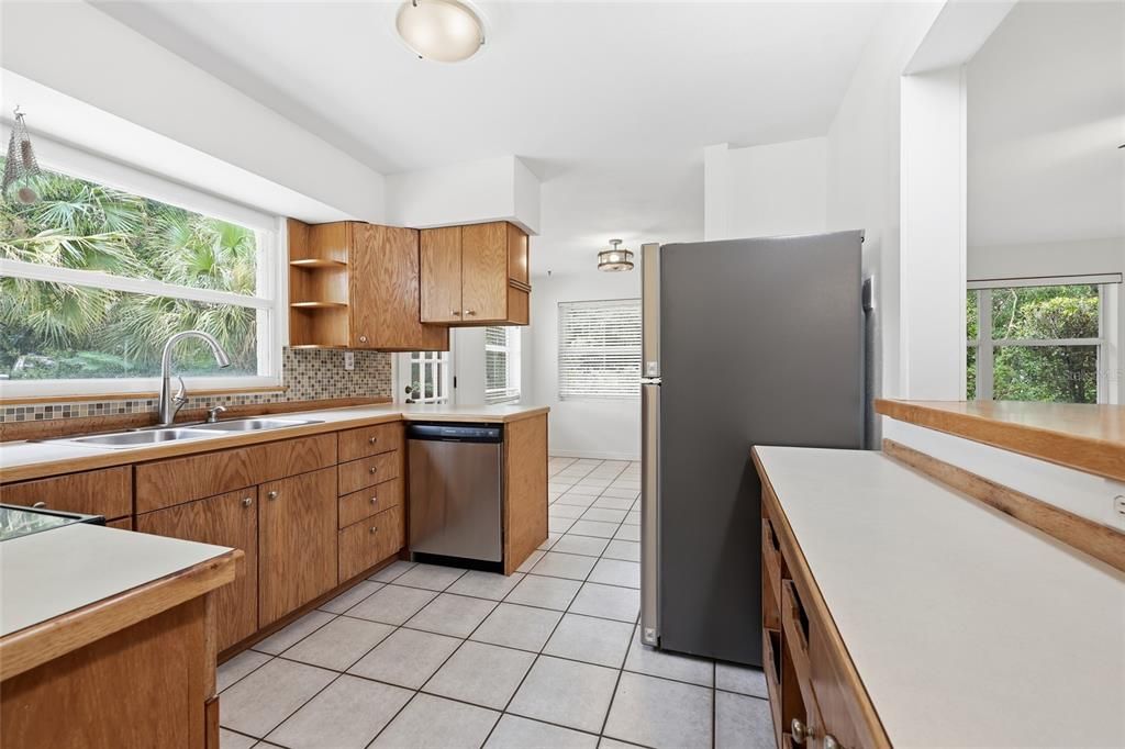 For Sale: $385,000 (3 beds, 2 baths, 1407 Square Feet)