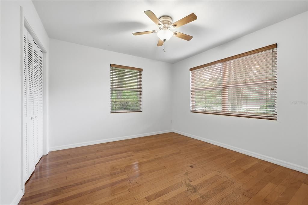 For Sale: $385,000 (3 beds, 2 baths, 1407 Square Feet)