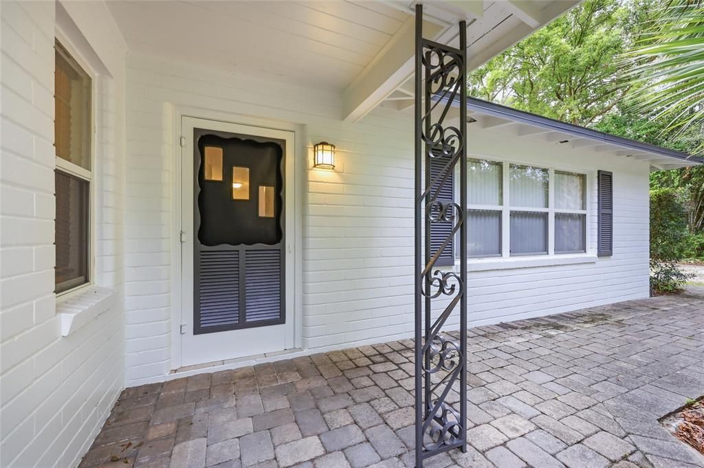 For Sale: $385,000 (3 beds, 2 baths, 1407 Square Feet)