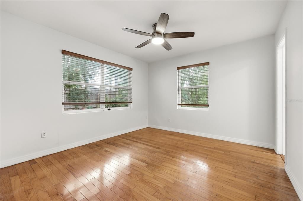For Sale: $385,000 (3 beds, 2 baths, 1407 Square Feet)