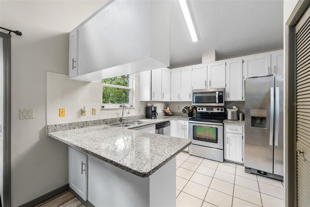 For Sale: $220,000 (3 beds, 2 baths, 1271 Square Feet)