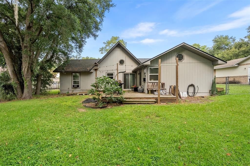 For Sale: $220,000 (3 beds, 2 baths, 1271 Square Feet)