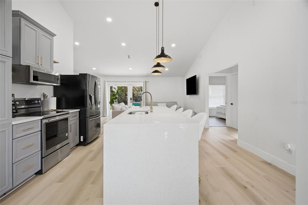 For Rent: $2,300 (3 beds, 2 baths, 1283 Square Feet)