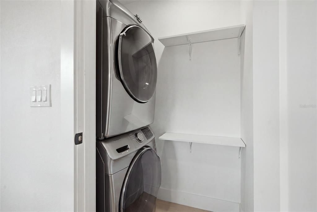 For Rent: $2,300 (3 beds, 2 baths, 1283 Square Feet)