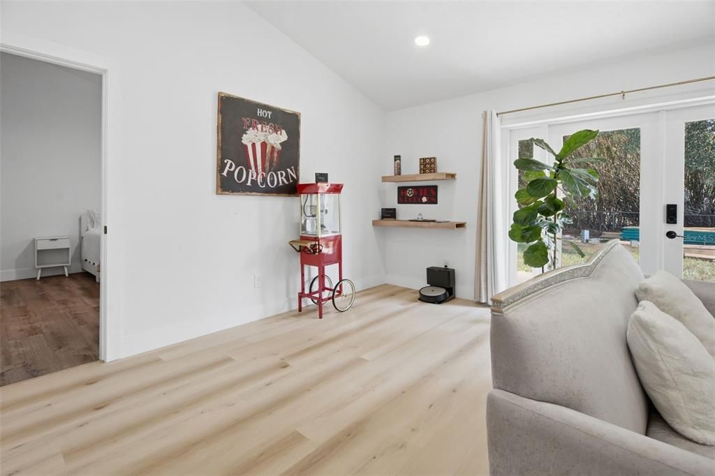 For Rent: $2,300 (3 beds, 2 baths, 1283 Square Feet)