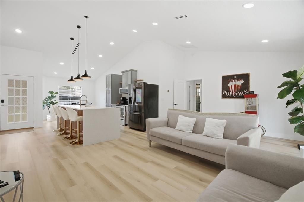 For Rent: $2,300 (3 beds, 2 baths, 1283 Square Feet)