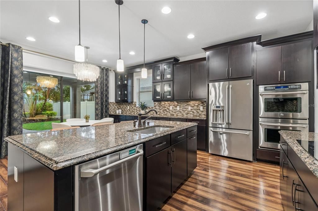 For Sale: $895,000 (5 beds, 4 baths, 4247 Square Feet)