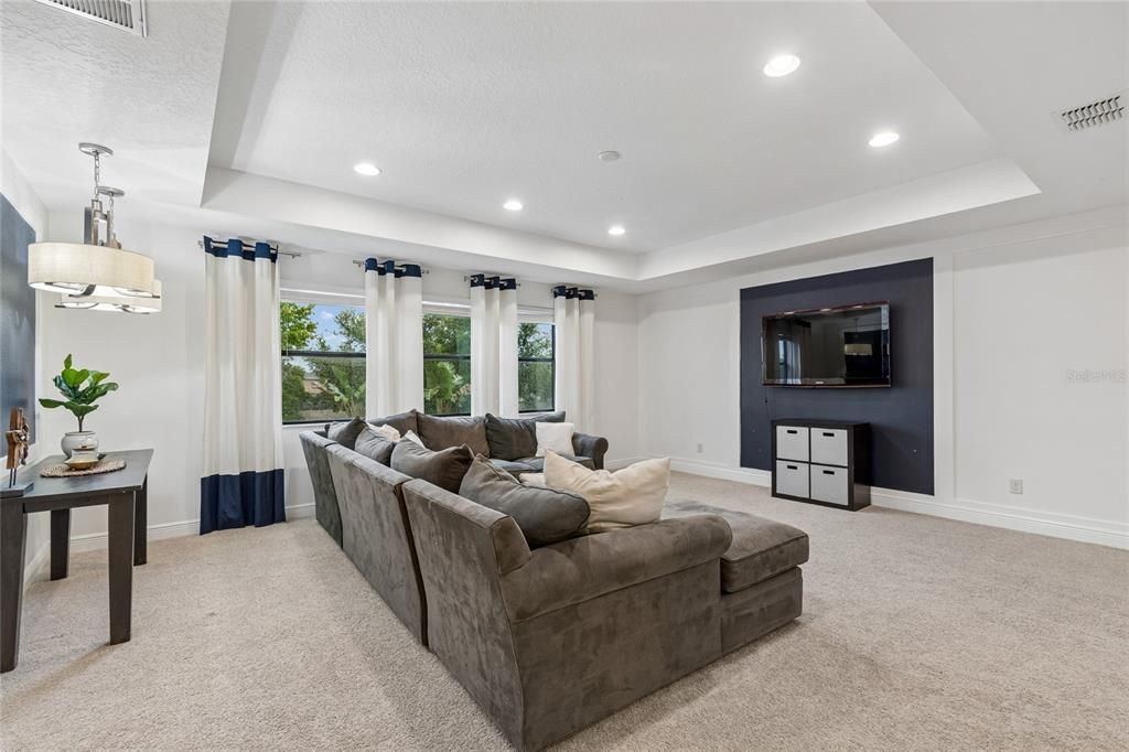 For Sale: $895,000 (5 beds, 4 baths, 4247 Square Feet)