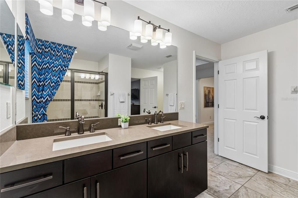For Sale: $895,000 (5 beds, 4 baths, 4247 Square Feet)