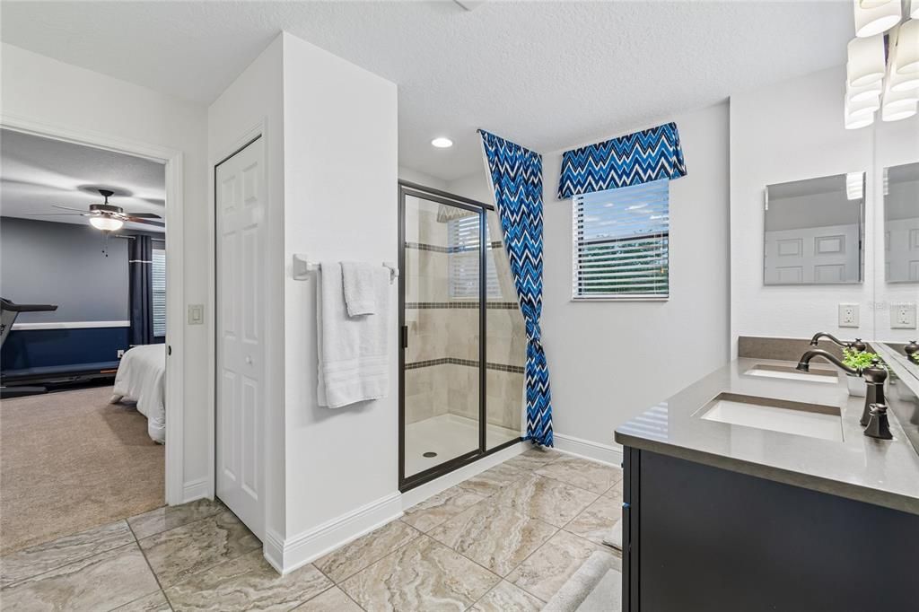 For Sale: $895,000 (5 beds, 4 baths, 4247 Square Feet)