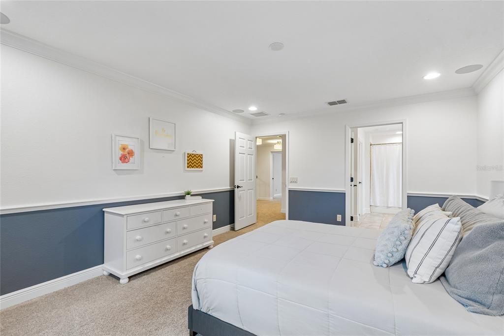 For Sale: $895,000 (5 beds, 4 baths, 4247 Square Feet)