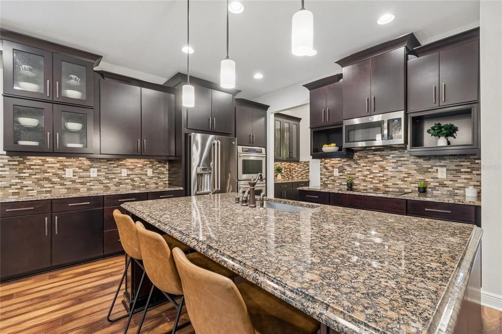 For Sale: $895,000 (5 beds, 4 baths, 4247 Square Feet)