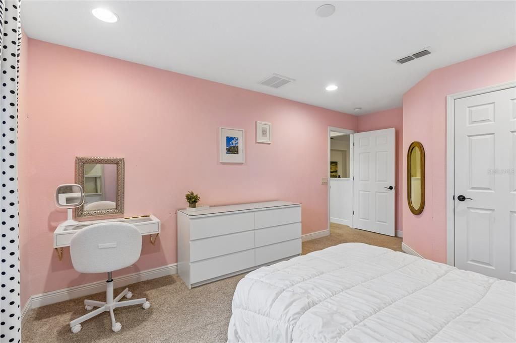 For Sale: $895,000 (5 beds, 4 baths, 4247 Square Feet)