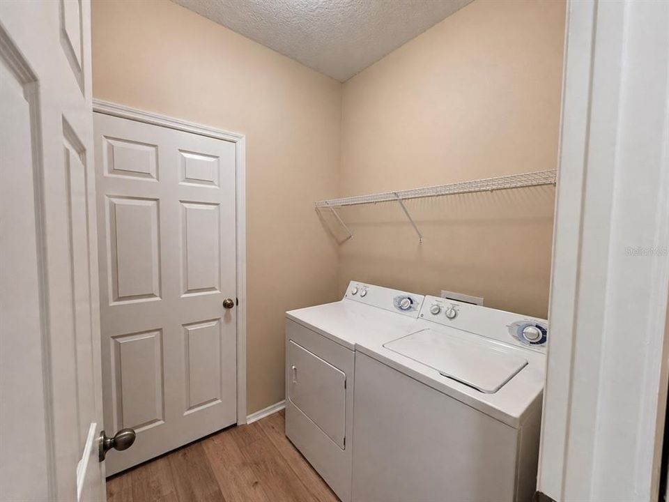 For Sale: $347,000 (3 beds, 2 baths, 1786 Square Feet)